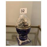 GLASS TOP EGG MUSICAL PORCELAIN W/ PHOTO FRAME