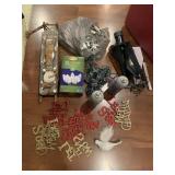 2 SPRAY CANS OF SPRAY SNOW IN A TOTE