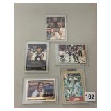 BASEBALL AND HOCKEY CARDS IN PLASTIC