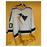 PENGUINS JERSEY #20 ROBITAILLE JERSEY XL