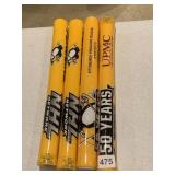 LIGHT UP PENGUINS STICKS