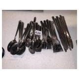 SERVICE FOR 7 FLATWARE