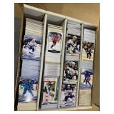 BOX APPROXIMATELY 3000 ASSORTED HOCKEY CARDS LIKE