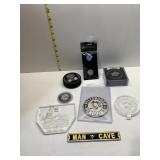 PITTSBURGH PENGUINS HOCKEY PUCKS, PINS AND LUCITE