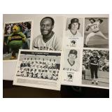 PIRATES NO 32 VERNON SANDERS AUTOGRAPHED PHOTO