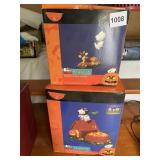 2 PEANUTS SNOOPY HALLOWEEN FIGURINES IN OB