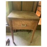 LOS ANGELES DELUXE SEWING MACHINE IN TABLE, MADE