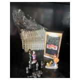 LAYOUT FIGURES AND FENCE