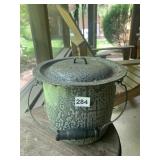 ALUMINUM POT WITH LID