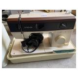 SINGER PORTABLE SEWING MACHINE 337 WITH NEEDLE