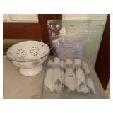 PLASTIC FLATWARE WRAPPED FOR YOUR GUESTS AND