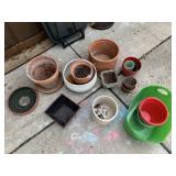 PLANTER LOT TERRACOTTA AND PLASTIC