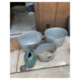 WATER CAN AND METAL WASH TUBS NICE NO RUST