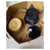 ASSORTED WOMENï¿½S HATS