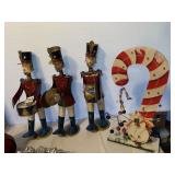 TIN 3 DRUMMERS AND CANDY CANE DECORATION