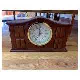 BATTERY OPERATED MANTLE CLOCK