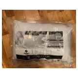 NEW PACKAGE OF 2 QUEEN SIZE LUXURY PILLOWS