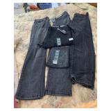 4 PAIRS OF JEANS MOST NEW WITH TAGS 30X32, LEVI