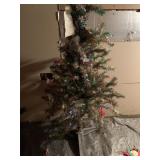 CHRISTMAS TREE, WRAPPING PAPER