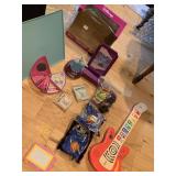 DISNEY SNOW-WHITE FIGURE AND PICTURE MIRROR,