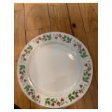16 ROYAL NORFOLK HOLLY DINNER PLATES