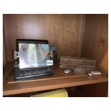 VINTAGE TOASTER AND PACKAGING FOR DISPLAY