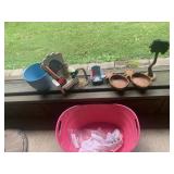 PINEAPPLE WOOD BOWLS, BEACH CHAIR PICTURE FRAME,