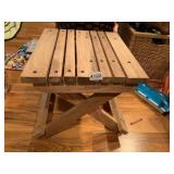 FOLDING WOOD STEPSTOOL