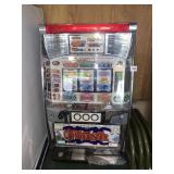 FLUSH TOKEN SLOT MACHINE W/ TOKENS