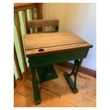 SMALL GREEN CHIDS SCHOOL DESK