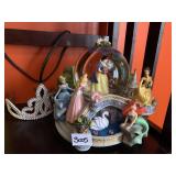 DISNEY SNOW WHITE SNOW GLOBE
