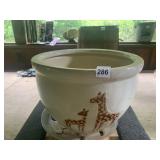 15X11 CERAMIC PLANTER WITH GIRAFFES