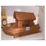 WOOD NOAHï¿½S ARCH WITH ANIMALS