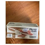 ELECTRIC CARVING KNIFE W/ BOX