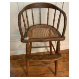 ANTIQUE HIGHCHAIR EARLY HIGH SEAT NO DAMAGE TO