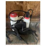 1 HAND PUMP ON BACK SPRAYER 2.5 GAL