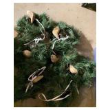 WINDOW WREATHES W/ BIRDS IN TOTE