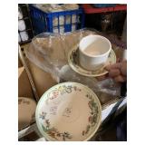 SYRACUSE USA 17 CUPS/SAUCERS