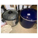STOCK POT AND SLOW COOKER