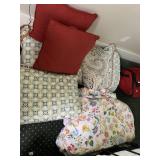 QUEEN DOWN COMFORTER FLORAL DESIGN AND ACCENT