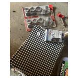 PLACEMATS AND GRILLING ACCESSORIES