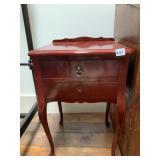 REPRODUCTION SIDE TABLE 26H17W15D SINGLE 2 DRAWER