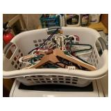 BASKET WITH HANGERS