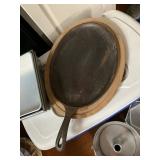 LODGE SIZZLE PAN BUNT PANS AND BAKING PANS