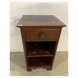 STURDY MAPLE SIDE STAND 26" H X 15" W X 14" D