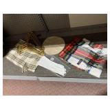 GLOVES, SOFT SCARVES. ALUM. HANGERS