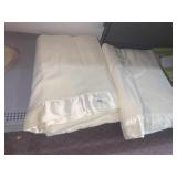 CREAM LIKE NEW TWIN SIZE BLANKETS