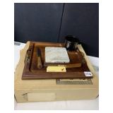 CHEESE BOARD WITH KNIVES