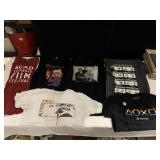 POP CULTURE T SHIRTS INCLUDING ANIME, SZ L