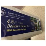 4.5 FT CHRISTMAS TREE NEW